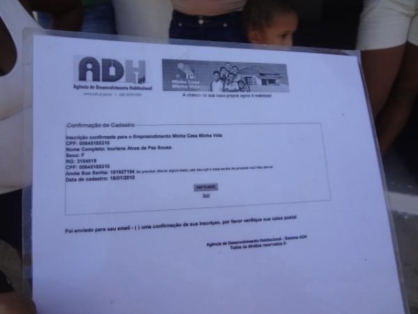 Invasores do Conjunto Jos&eacute; Pereira dizem que s&oacute; sair&atilde;o do local com uma solu&ccedil;&atilde;o.(Imagem:FlorianoNews)