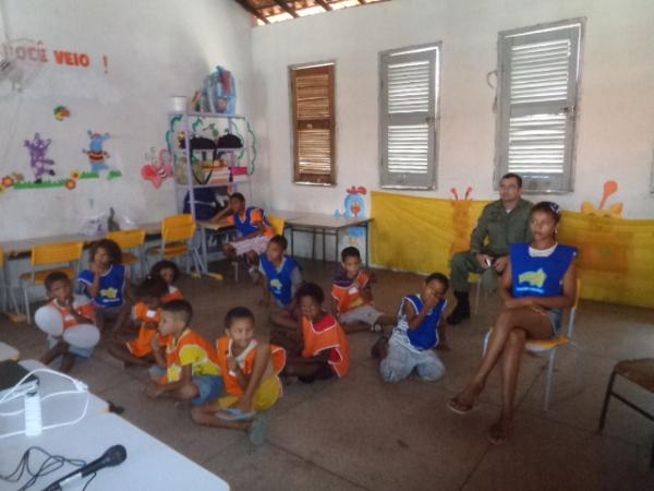 Projeto Natal Branco Lumen é realizado em Floriano