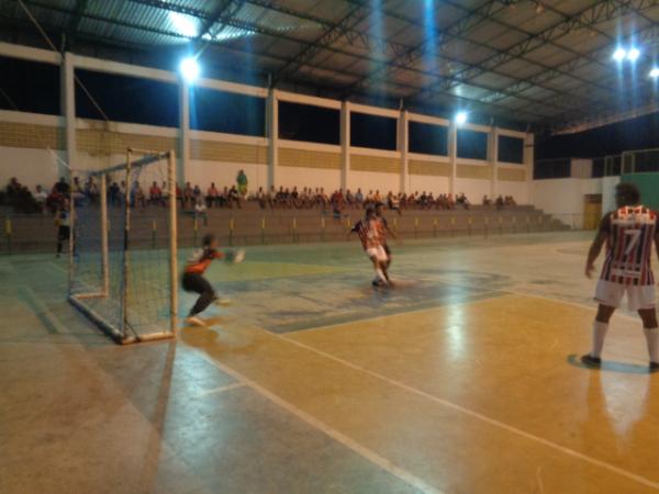 Ta&ccedil;a Futsal Cidade de Floriano &eacute; encerrada com premia&ccedil;&atilde;o de times campe&otilde;es.(Imagem:FlorianoNews)