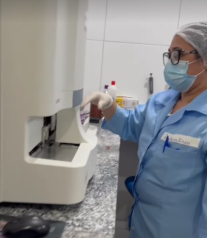 Hospital Regional Tibério Nunes eleva qualidade com tecnologia de ponta em análises clínicas