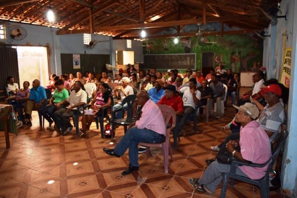 Prefeito Gilberto J&uacute;nior se re&uacute;ne com lideran&ccedil;as da zona rural(Imagem:Secom)