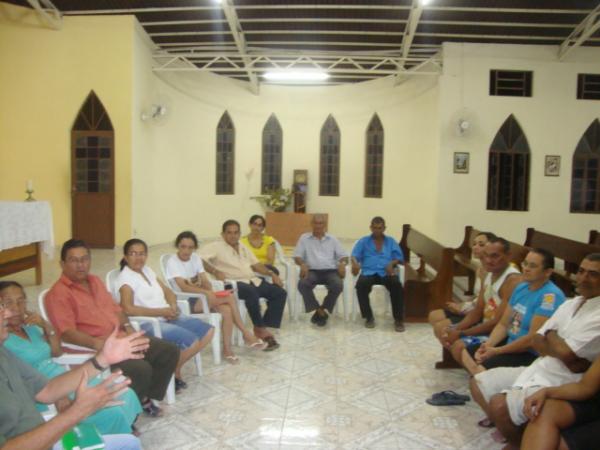 Reuni&atilde;o de cat&oacute;licos da nova par&oacute;quia(Imagem:reda&ccedil;&atilde;o)