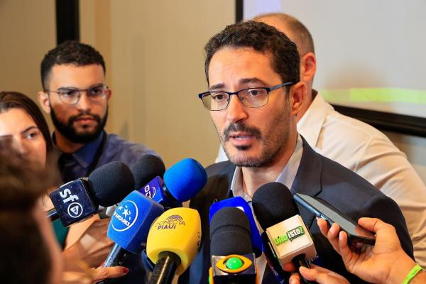 Danilo Almeida, diretor-executivo da &Aacute;guas do Piau&iacute;.(Imagem:Ascom)
