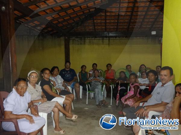Moradores realizaram encerramento de noven&aacute;rio da Quaresma no bairro Irapu&aacute; II.(Imagem:FlorianoNews)