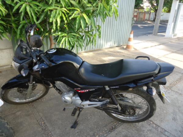 Motocicleta tomada de assalto é recuperada pela PM
