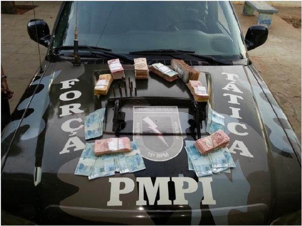 Pol&iacute;cia recuperou R$ 39 mil roubados na a&ccedil;&atilde;o criminosa.(Imagem:Pol&iacute;cia Militar)