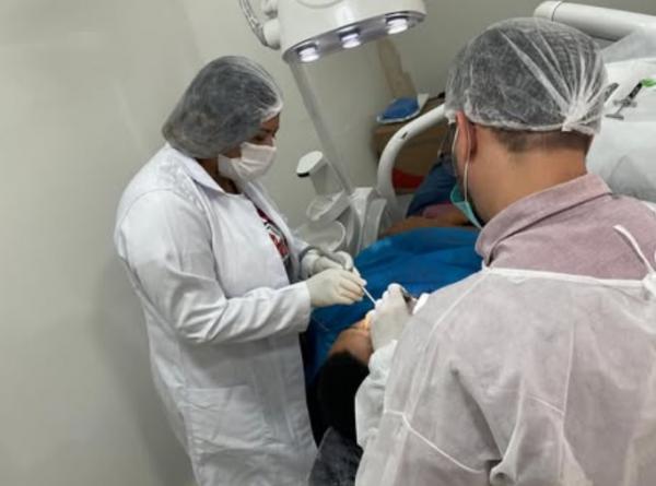 Floriano recebe ônibus do implante odontológico com atendimentos gratuitos à população