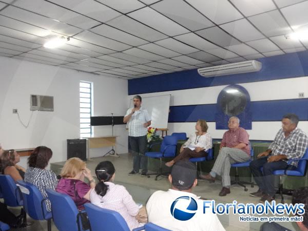  Rotary Club realizou debate sobre a VII Confer&ecirc;ncia da Juventude.(Imagem:FlorianoNews)