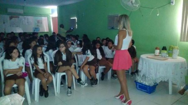 Escola Pequeno Pr&iacute;ncipe realiza Palestra sobre alimenta&ccedil;&atilde;o saud&aacute;vel e ervas medicinais.(Imagem:EPP)