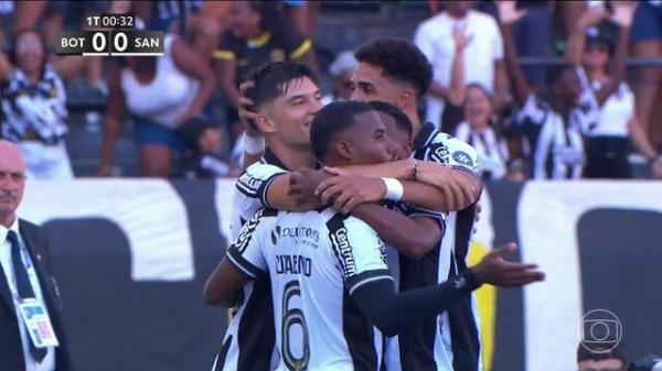 Aos 1 min do 1&ordm; tempo - gol de dentro da &aacute;rea de Joaqu&iacute;n Correa do Botafogo contra o Santos(Imagem:Reprodu&ccedil;&atilde;o)