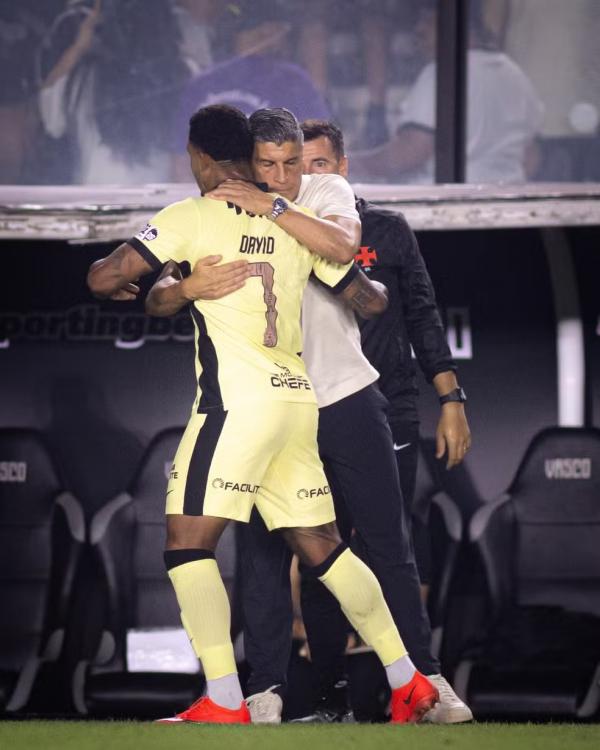 David e Pedro Emanuel, Vasco.(Imagem:Matheus Lima/Vasco)