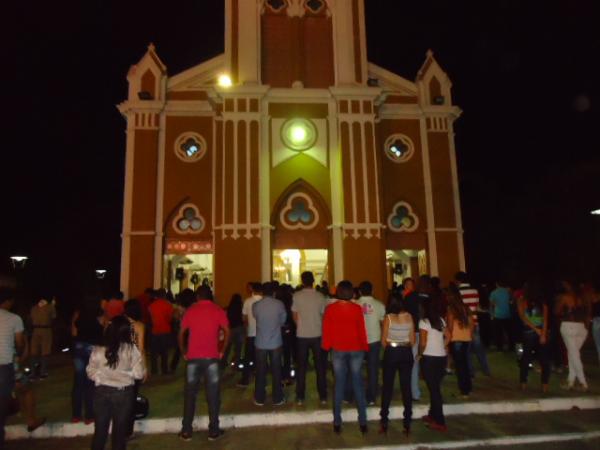 Diocese de Floriano inicia cerimônia de abertura da Porta Santa