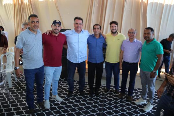 Ciro se reúne com prefeitos e lideranças em almoço promovido pelo deputado Fábio Xavier(Imagem:Ascom)