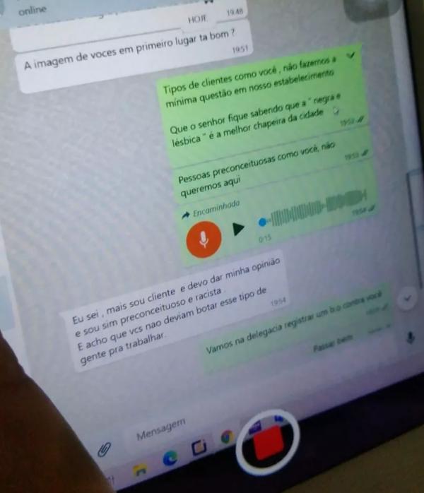  Funcion&aacute;ria de restaurante denuncia racismo e lesbofobia em mensagens de cliente.(Imagem:Arquivo Pessoal )
