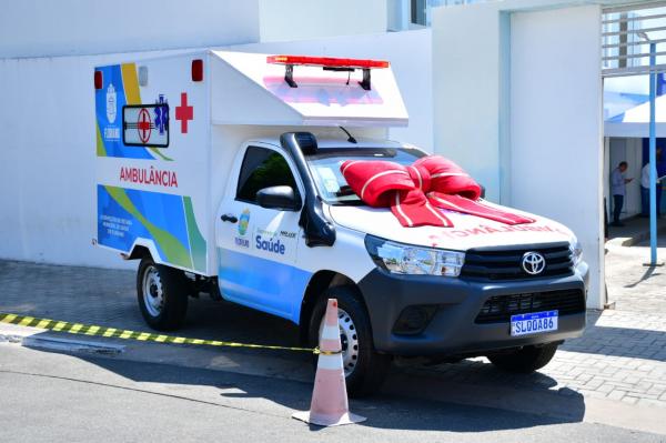 Vereadores acompanham  entrega de ambul&acirc;ncia para a Sa&uacute;de de Floriano(Imagem:CMF)