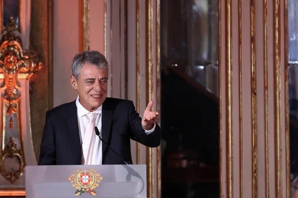 Chico Buarque recebe prêmio Camões em cerimônia com Lula e presidente de Portugal