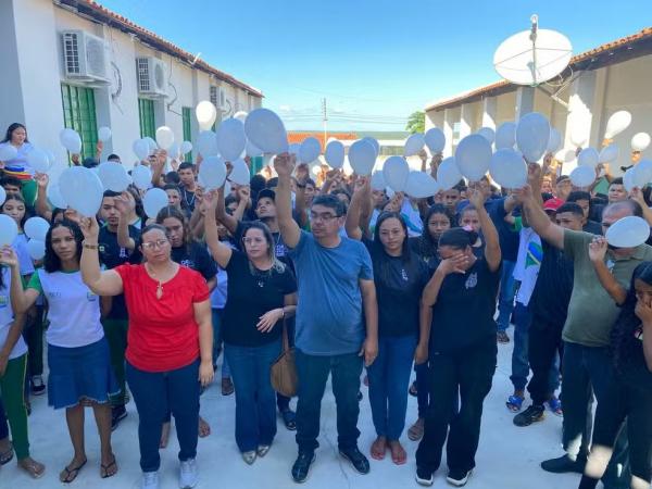 Adolescente gr&aacute;vida que foi encontrada morta em casa no Piau&iacute; recebe homenagem de escola.(Imagem:Reprodu&ccedil;&atilde;o)