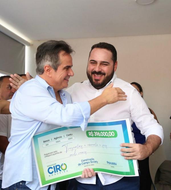 Prefeito de Pavussu agradece Ciro Nogueira pelo investimento de R$ 400 mil reais na construção de uma quadra de futebol society (Imagem:Ascom)