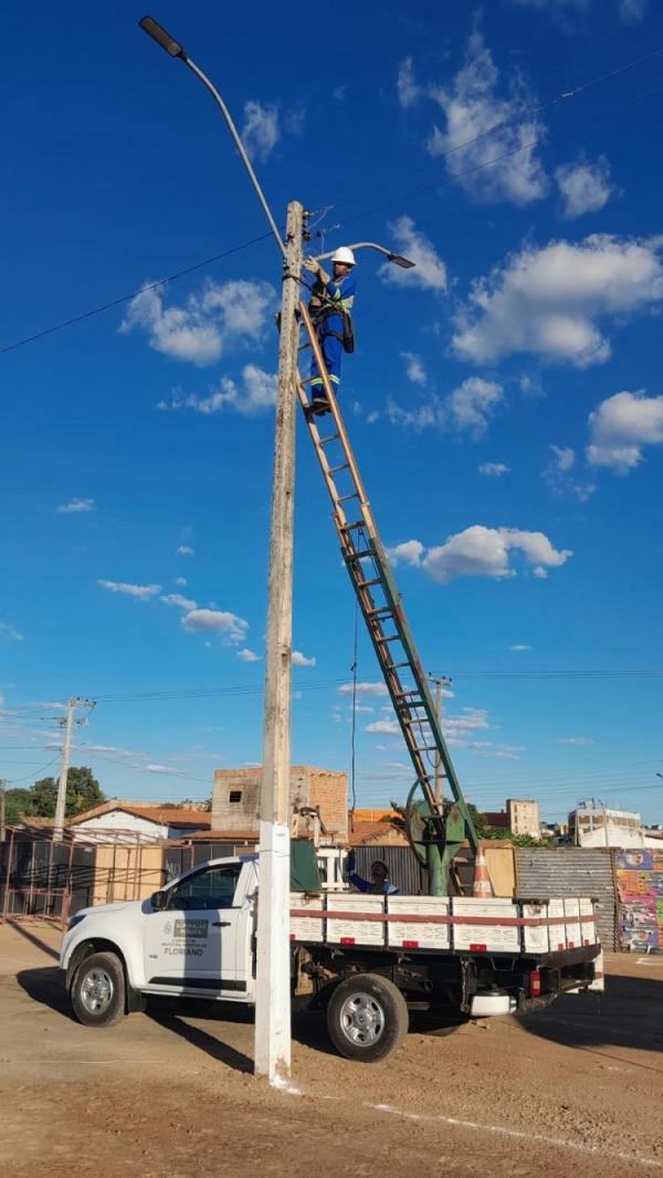 Ilumina&ccedil;&atilde;o p&uacute;blica em dia: Floriano registra mais de 500 atendimentos e refor&ccedil;a a seguran&ccedil;a na cidade e no campo.(Imagem:Secom)