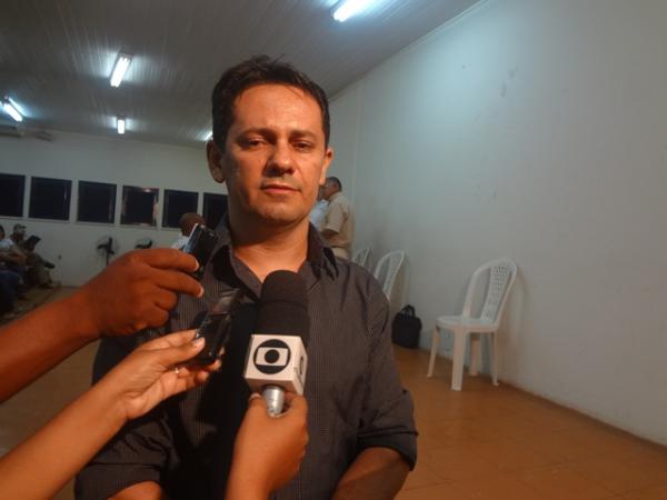 Reuni&atilde;o debateu Campanha de Vacina&ccedil;&atilde;o Anti-r&aacute;bica em Floriano.(Imagem:FlorianoNews)