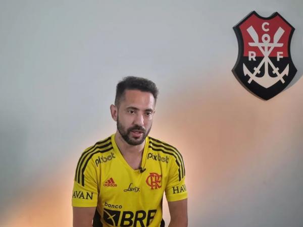 Everton Ribeiro retoma modo "miteiro" no Flamengo: "Liberdade de fazer o que gosto"