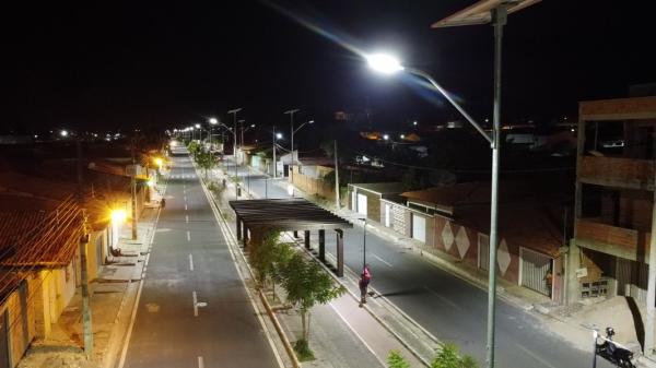 Floriano: Avenida Fauzer Bucar recebe novas luminárias de led