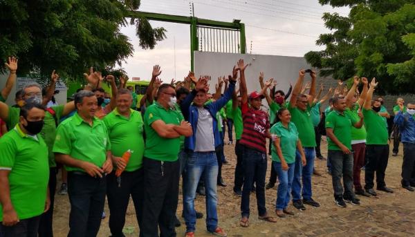 Prefeitura de Teresina recua e decide não pagar tickets para motoristas e cobradores de ônibus