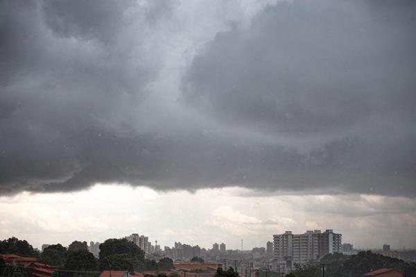Foliões devem enfrentar chuva e risco de tempestades em cidades no Piauí