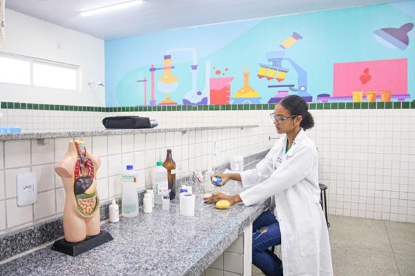  LABORAT&Oacute;RIO - CETI MARIA DE LOURDES REBELO(Imagem:Reprodu&ccedil;&atilde;o)