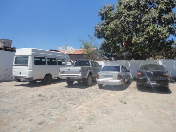Carros no Detran(Imagem:Florianonews)