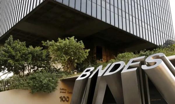 BNDES abre concurso com 150 vagas e salário de R$ 20,9 mil