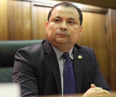 "Seria uma honra tê-lo no Podemos", diz Evaldo sobre João Vicente