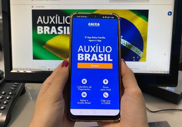 Governo quer antecipar cronograma de pagamento do Auxílio Brasil de R$ 600
