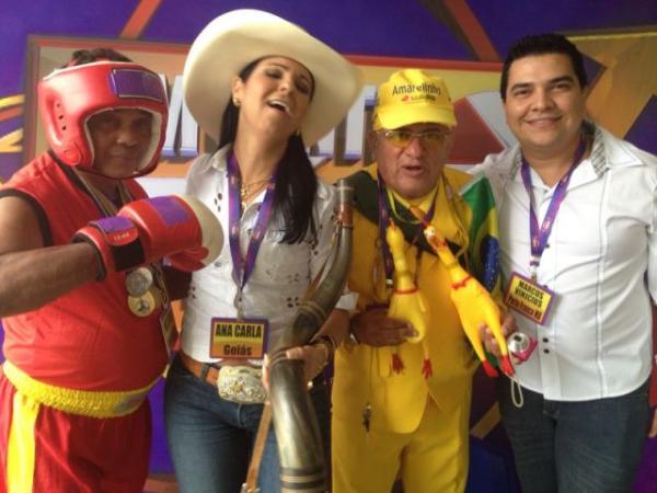 Rep&oacute;rter Amarelinho chega ao est&uacute;dio da Rede Globo.(Imagem:FlorianoNews)