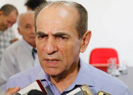 Marcelo Castro defende fim da reeleição do presidente na Assembleia