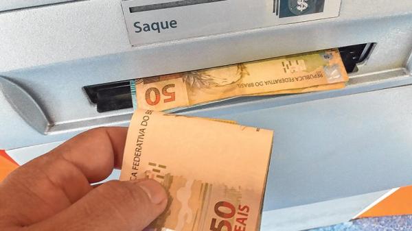 Empréstimo será opção para sacar saldo total do FGTS; estimativa é de ao menos R$ 150 bi em créditos