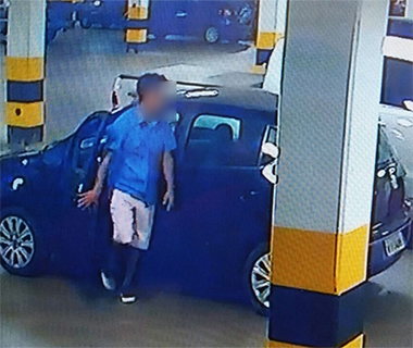 Polícia descobre novo dispositivo de destravar carro usando controle remoto