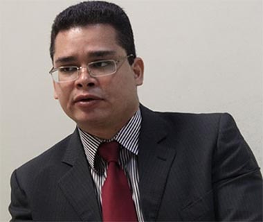 Procurador recomenda que igreja não peça votos para candidatos