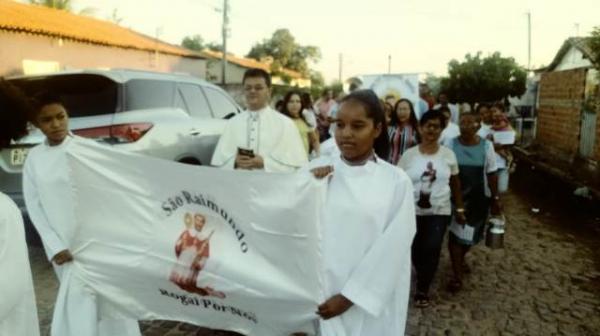 Prociss&atilde;o marca abertura dos festejos de S&atilde;o Raimundo Nonato em Floriano.(Imagem:FlorianoNews)