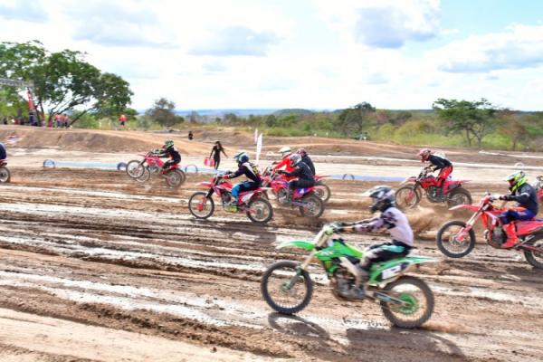 Prefeitura apoia o 1&ordm; Motocross de Anivers&aacute;rio de Floriano.(Imagem:Secom)