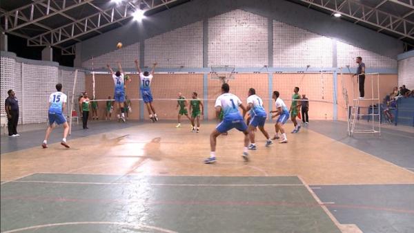 Com nomes experientes, Sinopse fica com vice ap&oacute;s duas derrotas para Mano V&ocirc;lei no torneio.(Imagem:TV Clube)