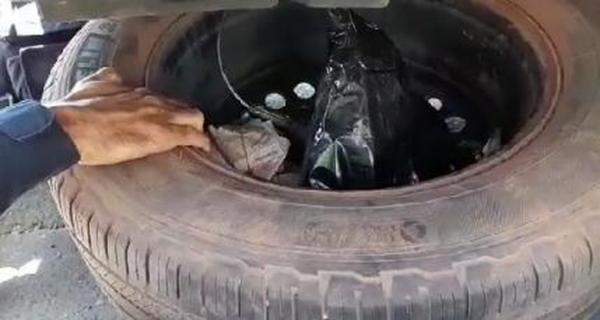 Homem é preso com quase R$ 50 mil escondidos em pneu reserva de picape em Teresina