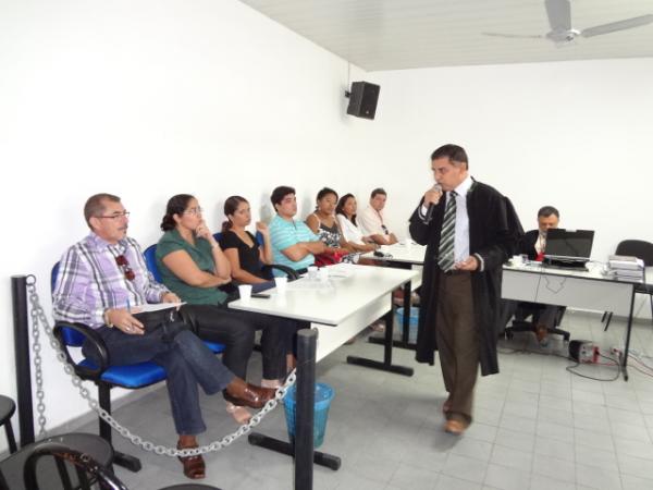 R&eacute;u &eacute; absolvido por J&uacute;ri no terceiro julgamento da semana em Floriano.(Imagem:FlorianoNews)
