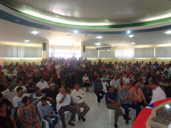 Postulantes &agrave; Prefeitura de Floriano participam de mesa redonda na C&acirc;mara.(Imagem:FlorianoNews)
