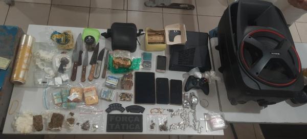 Operação policial em Floriano resulta na apreensão de drogas e material bélico