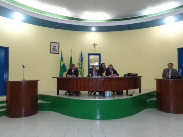 Aprovado Projeto de Lei que proíbe uso de capacete em estabelecimentos comerciais em Floriano