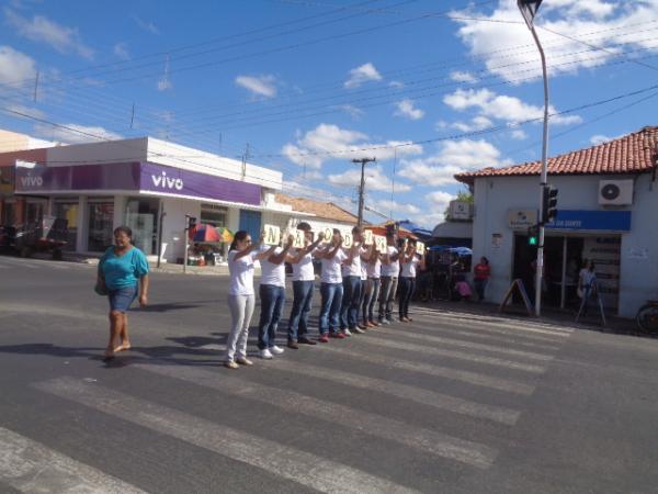 Blitz educativa refor&ccedil;a o perigo do &aacute;lcool e dire&ccedil;&atilde;o.(Imagem:FlorianoNews)