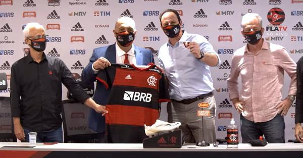 Com a benção de Zico, Ceni é apresentado no Flamengo e quer repetir o que deu certo com Jesus
