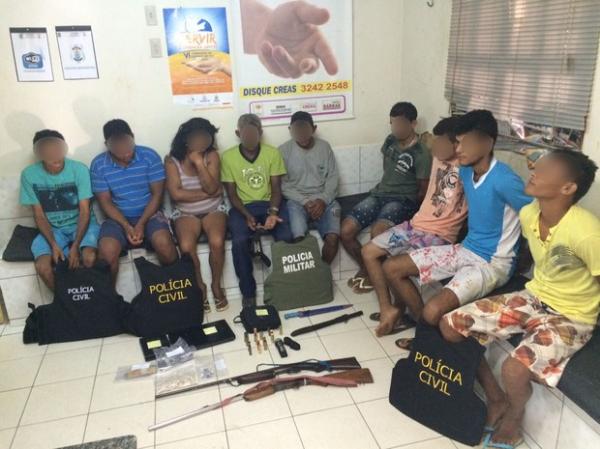Polícia prende 12 suspeitos de roubo e tráfico de drogas em Barras do Piauí