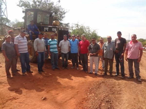 Prefeitura visita obras de recuperação em estradas